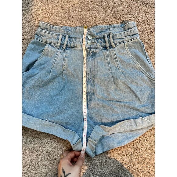ZARA High Waisted Mom Jean Shorts Pleated Vintage Style Light Wash Denim Sizr 12 - Picture 5 of 5
